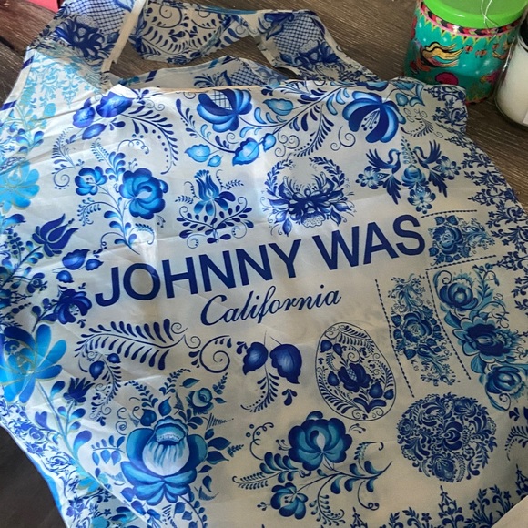 Johnny Was Blue and White Floral Tote - Picture 1 of 2